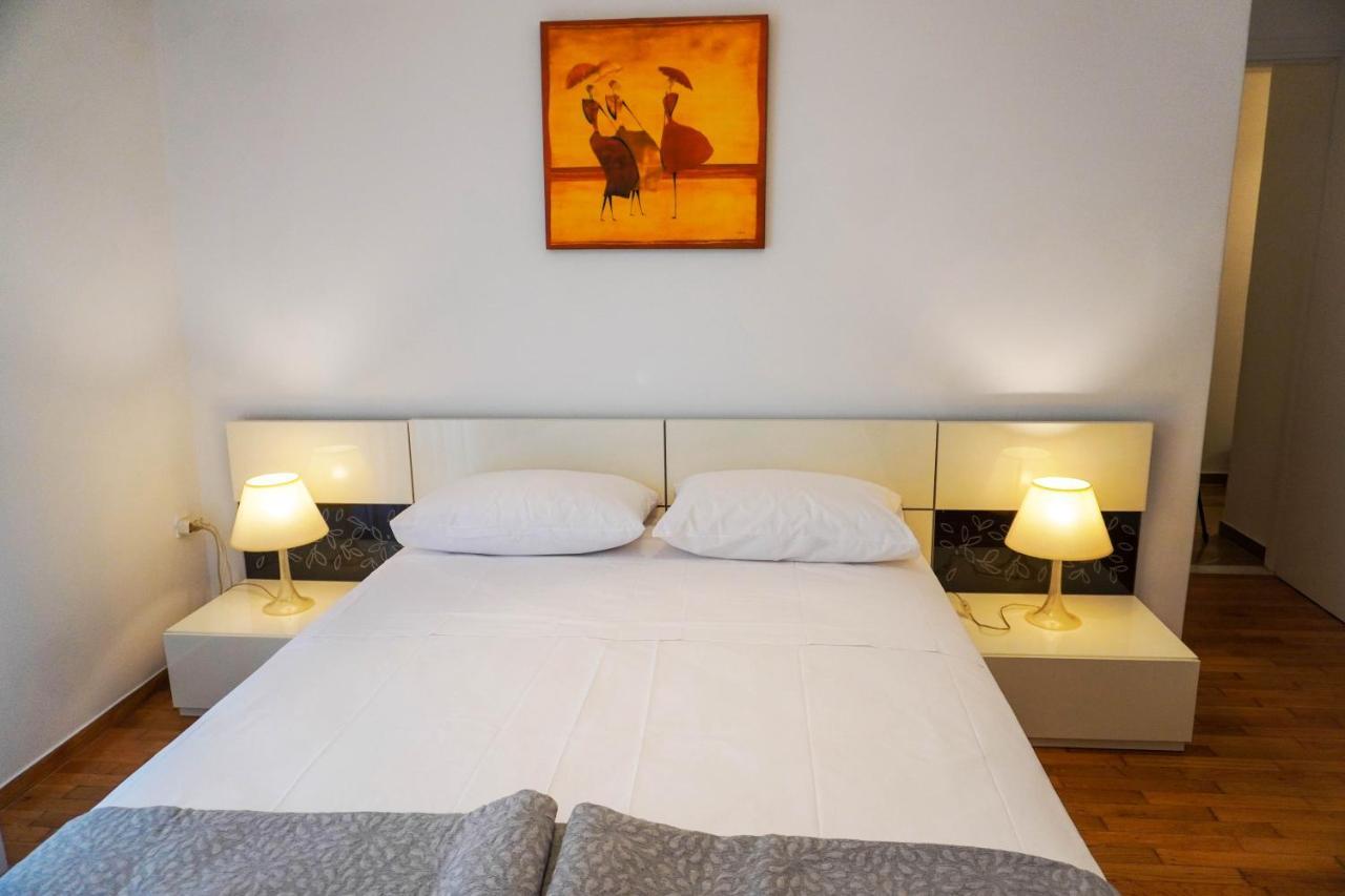 Marianna's Stylish Brand New In The Heart Of Apartment